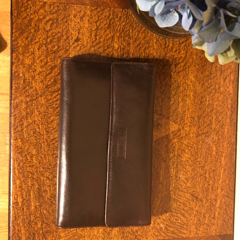 Jones New York brown wallet